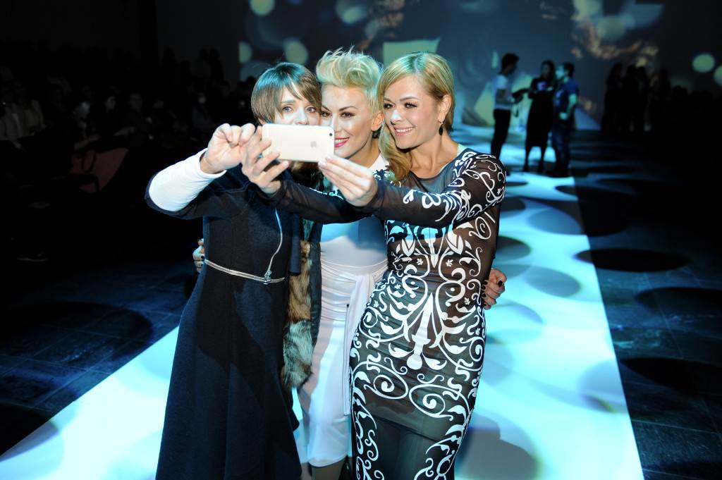 Kako su se Jasna Palić Picukarić, Indira Levak i Minea zabavljale na trećoj večeri Smart Fashion Weeka? 