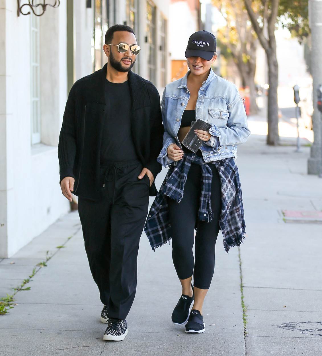 Chrissy Teigen i John Legend u šetnji Los Angelesom