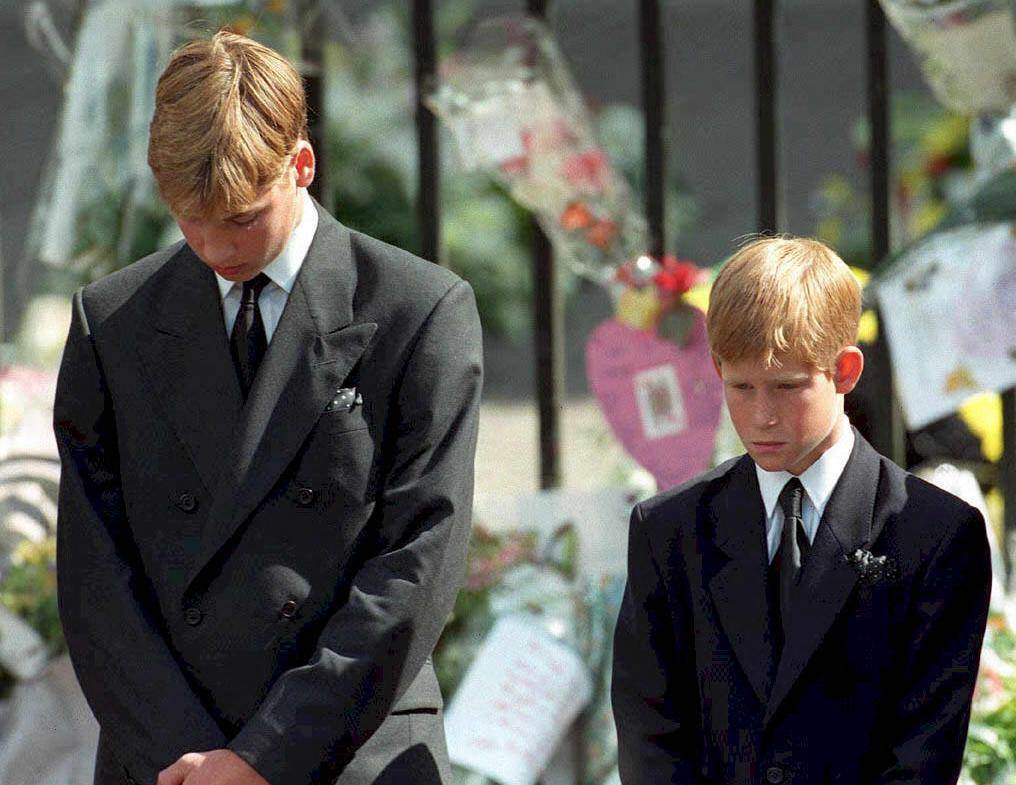 Prinčevi Harry i William ostali su bez majke vrlo rano