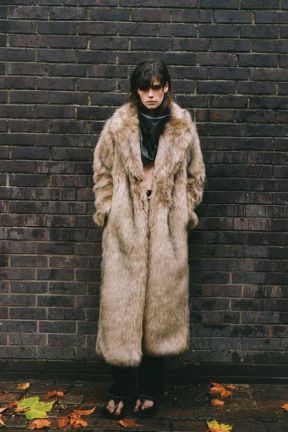 EXTRA-LONG FAUX FUR COAT/ ZARA/ 39,99 EUR