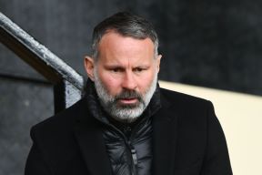 Ryan Giggs u šetnji s trecim djetetom