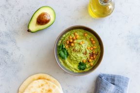 Hummus s avokadom