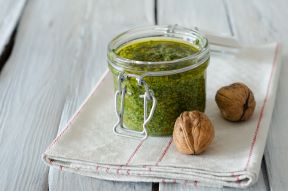 Pesto od kadulje i oraha