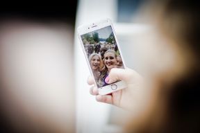 Apple iPhone razbijen (2).jpg