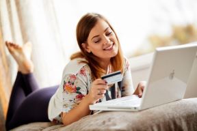 djevojka shoping online.jpg
