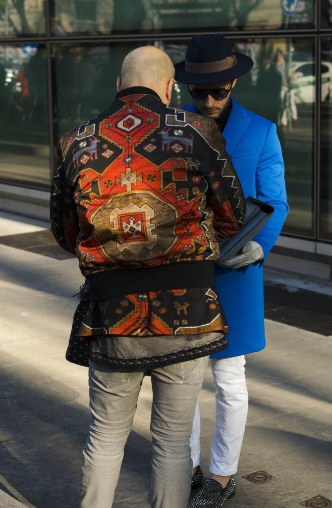 Ekscentrična muška moda na ulicama Milana