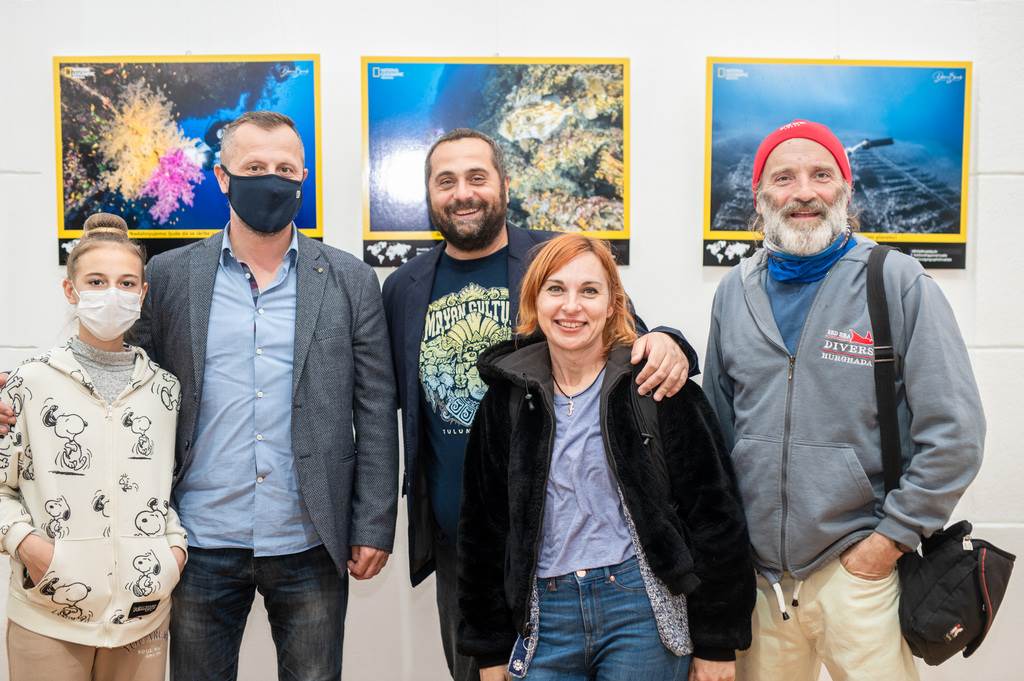 Otvorenje 10jubilarne izložbe podvodnih fotografija autora Damira Zuruba 11