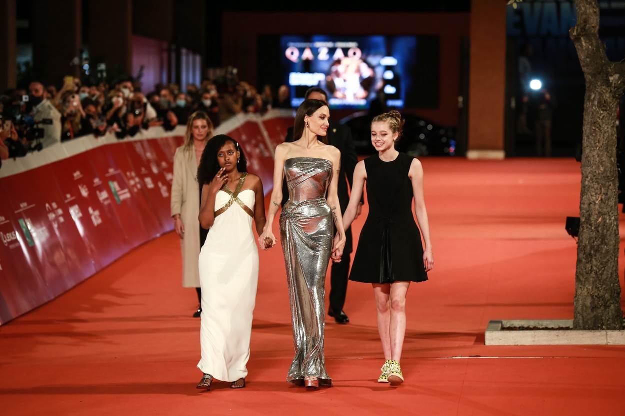 Loše ekstenzije Angeline Jolie