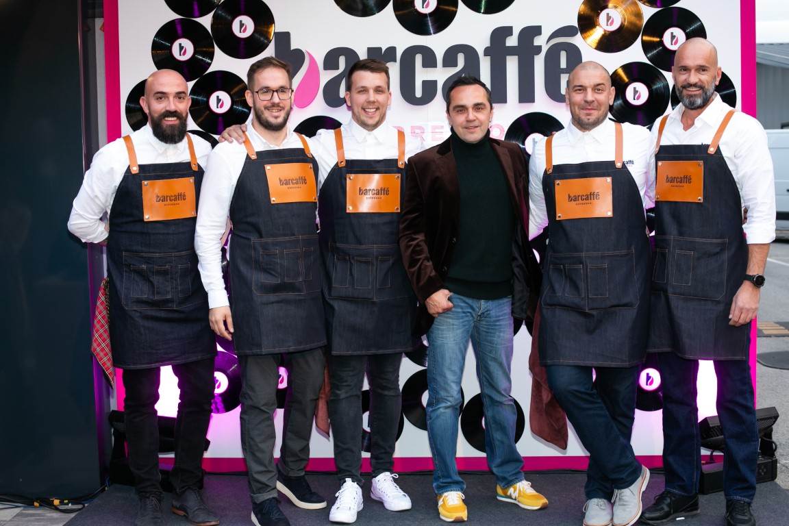 Nik Oroši i Barcaffe baristi