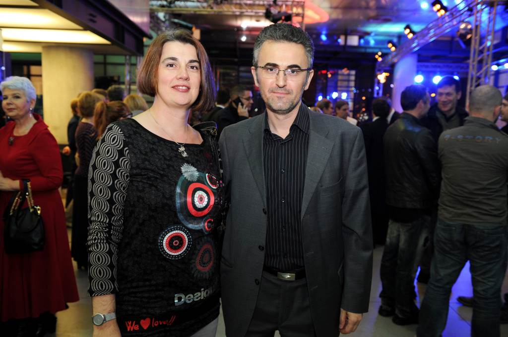 Kako izgledaju supruga i kćer Zorana Vakule?