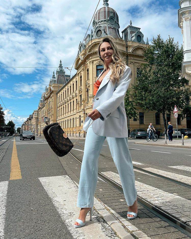 Sonja Kovač u Versace platformama sa šiljastim vrhom