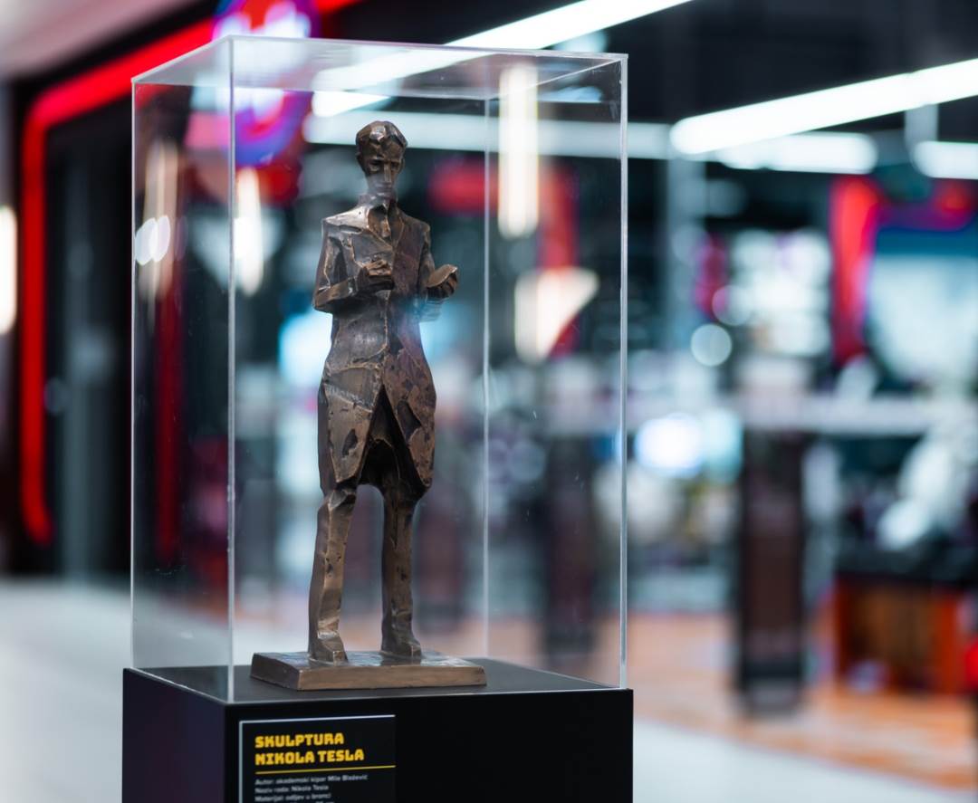 ZAVIRITE U NAJVEĆI UM SVIH VREMENA