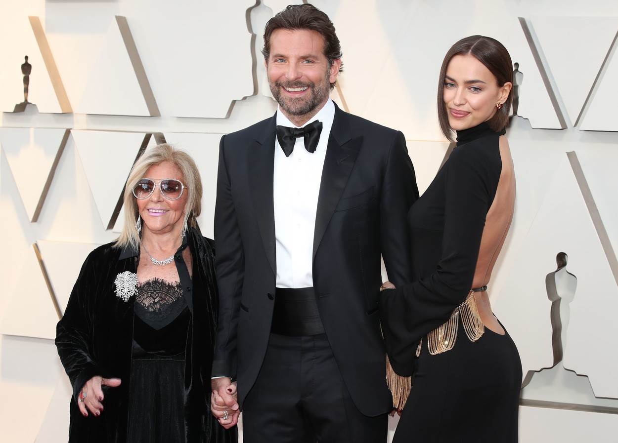Bradley Cooper s majkom i djevojkom Irinom Shayk