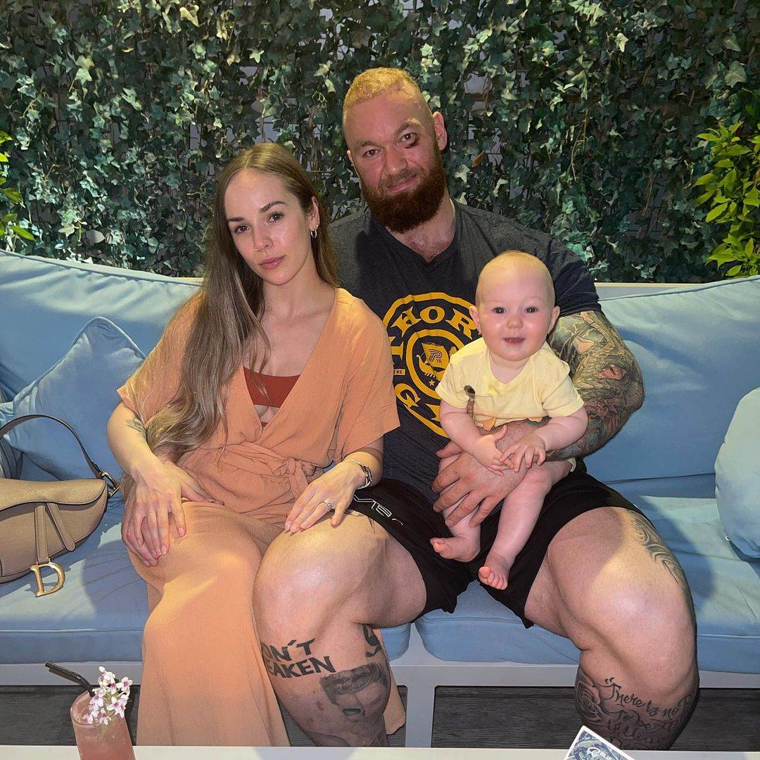 Hafþor Julius Bjornsson i Kelsey Henson