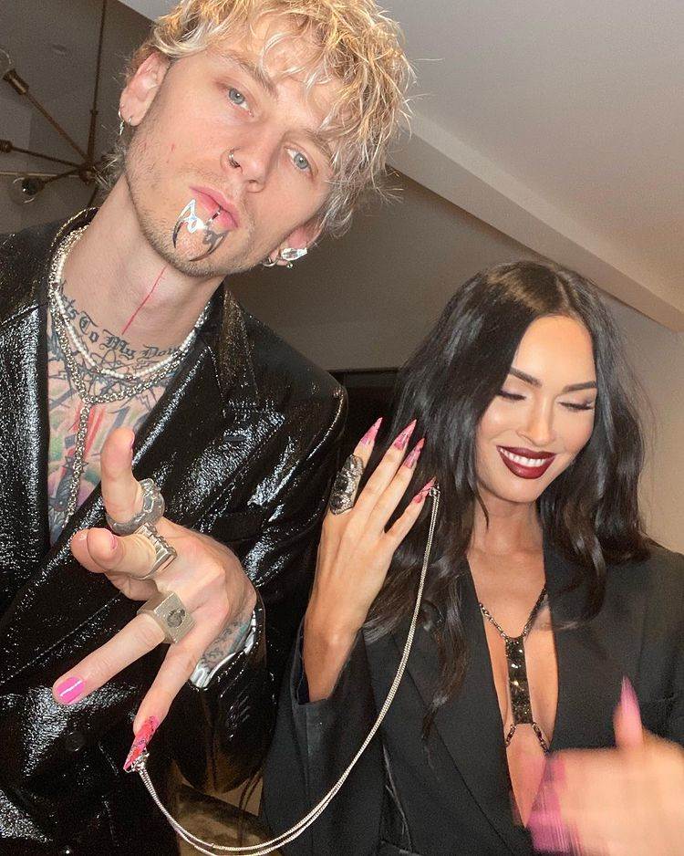 Megan Fox i Machine Gun Kelly s lancima na noktima