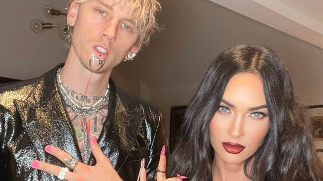 Megan Fox i Machine Gun Kelly nokte povezali lancem