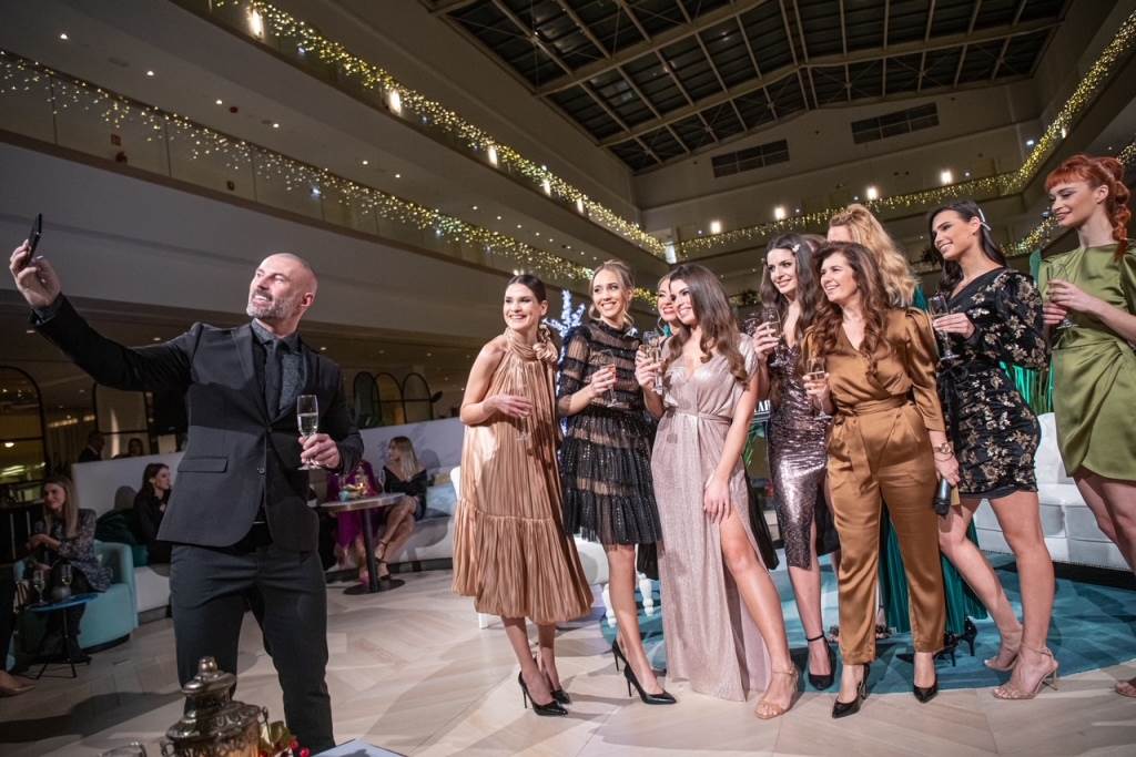 2F8048A9-8C3C-42A4-814C-16E814FE716F