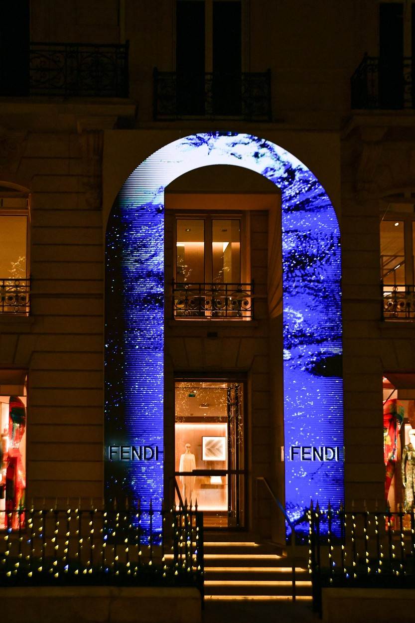 Ukrašeni dućani u Parizu