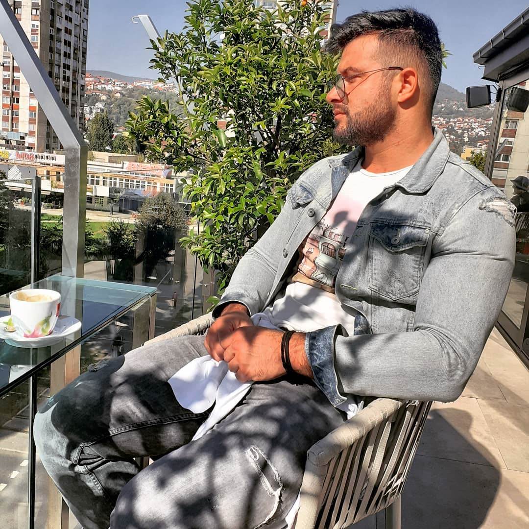 Ervin Mujaković je sudjelovao u regionalnom Big Brotheru 2015. godine.