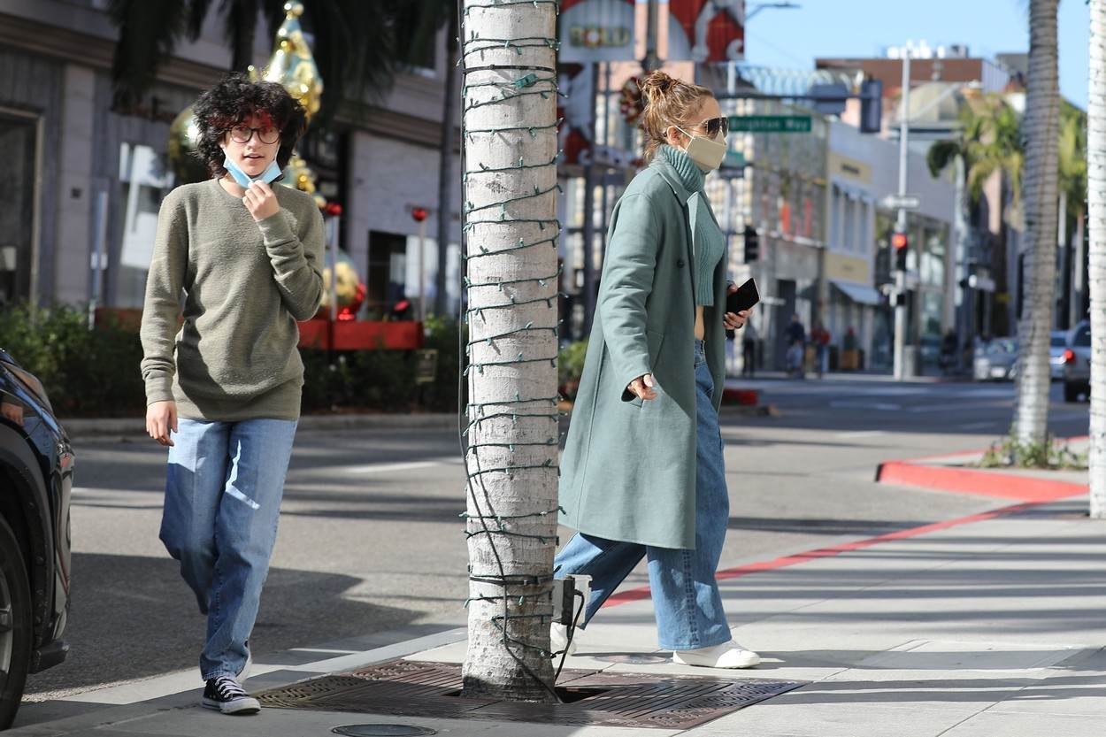 Jennifer Lopez i njezina kći Emme ne obaziru se na ružne komentare.