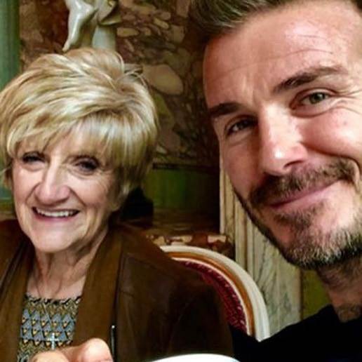 David Beckham s majkom Sandrom