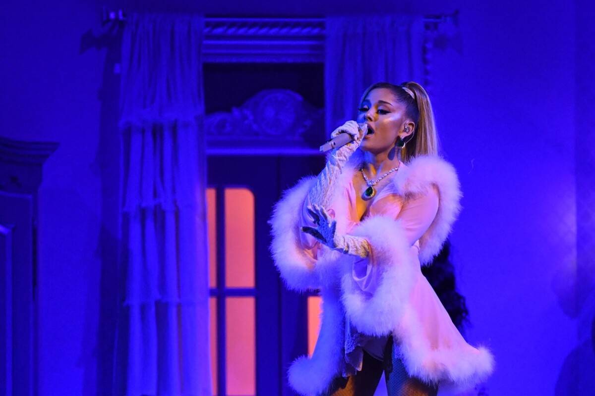 Ariana Grande odrekla se očeva prezimena