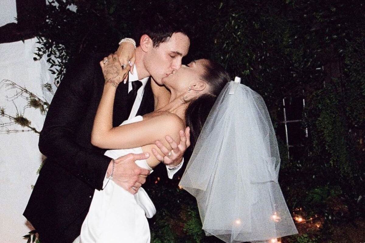 Ariana Grande odrekla se očeva prezimena