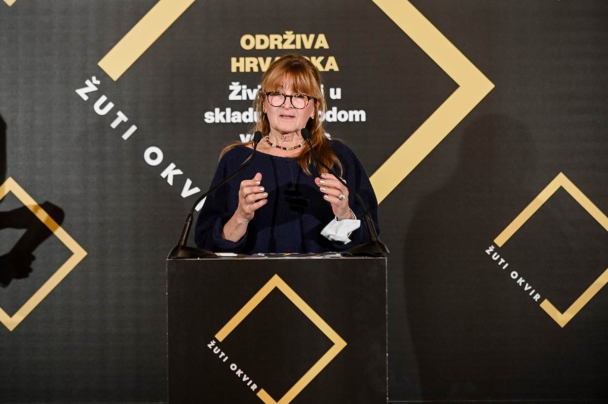 Irina Salvezani, Eco selo Vrsine