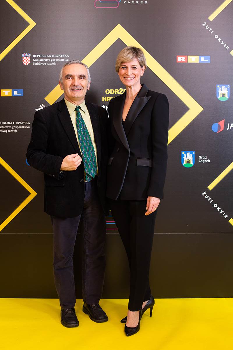 Zorislav Antun Petrović, izaslanik gradonačelnika grada Zagreba i Dunja Mazzocco Drvar, ravnateljica Uprave za kilmatske aktivosti iz Ministarstva gospodarstva i održivog razvoja