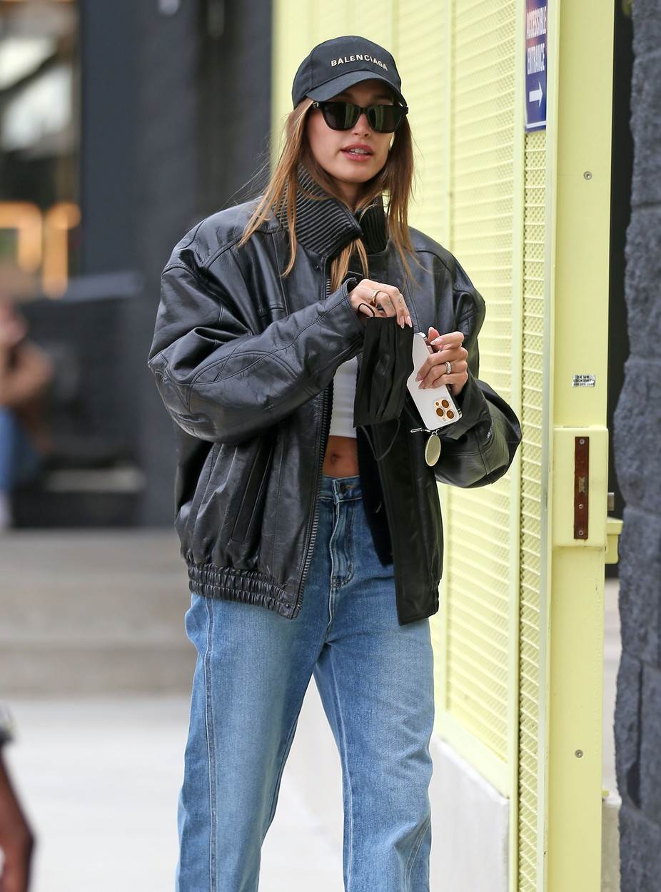 Hailey Bieber u shoppingu na Beverly Hillsu