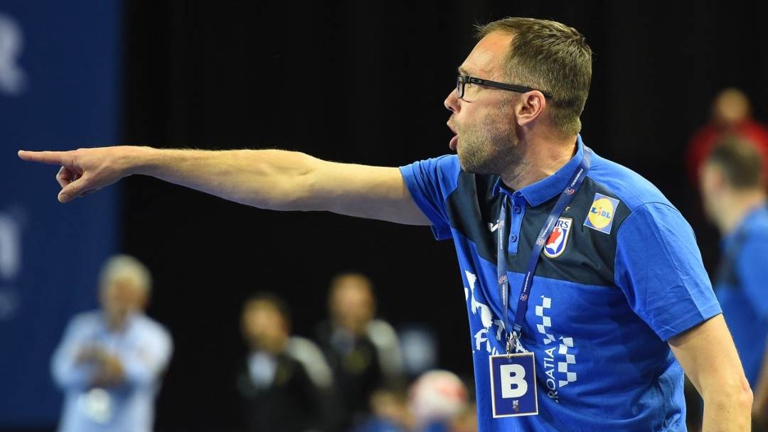 Hrvoje Horvat izvan rukometnog terena uživa u druženju s obitelji, suprugom Aleksandrom i dvoje djece.