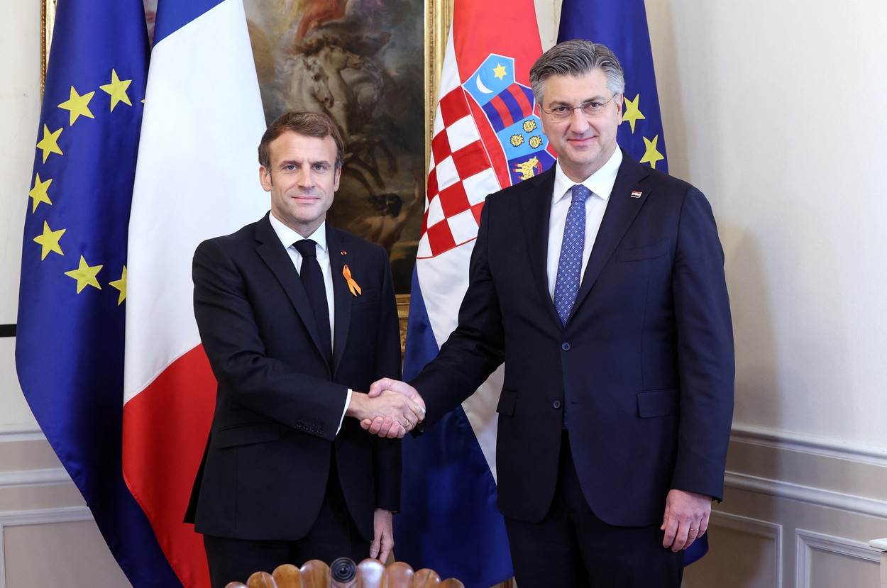 Emmanuel Macron je došao u službeni posjet Hrvatskoj, a Andrej Plenković ga je dočekao sam, bez supruge Ane Maslać.