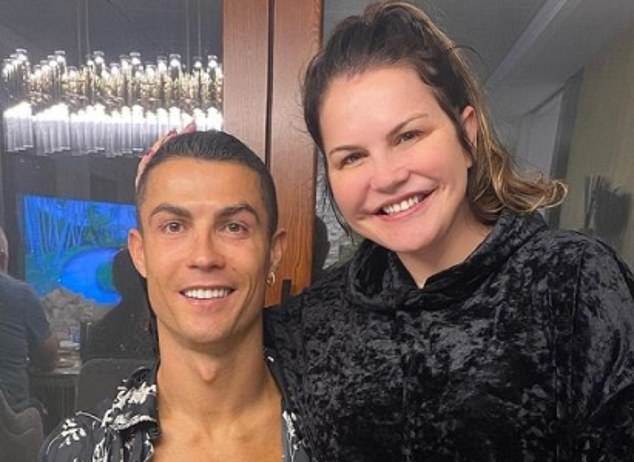 Cristiano Ronaldo je blizak sa sestrom Elmom Aveiro i uložio je u njen modni biznis.