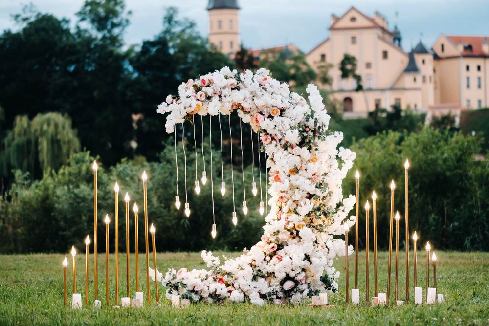 Vjenčanja dekoracija cvjetni luk