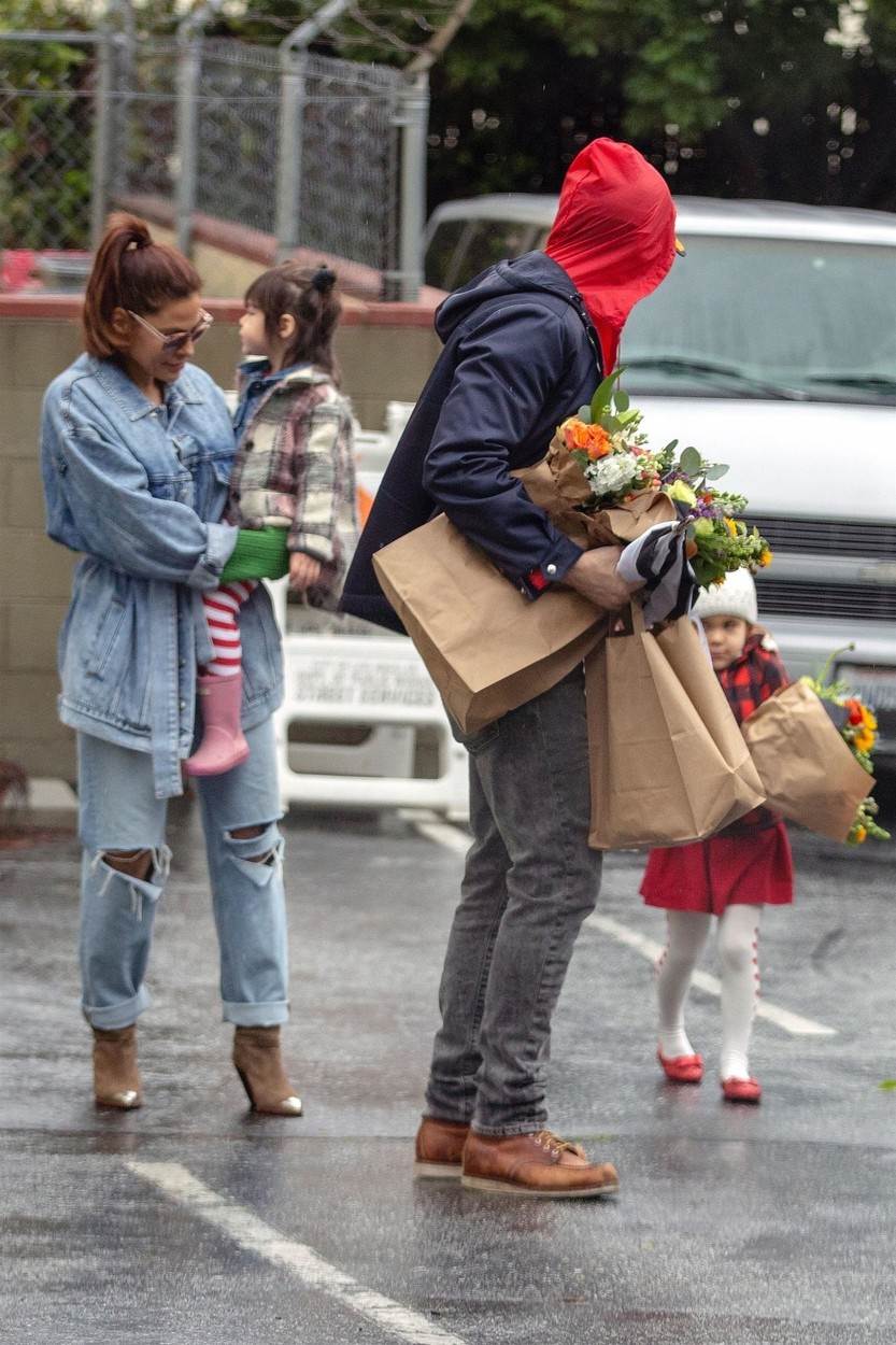 Ryan Gosling i Eva Mendes s kćerkicama