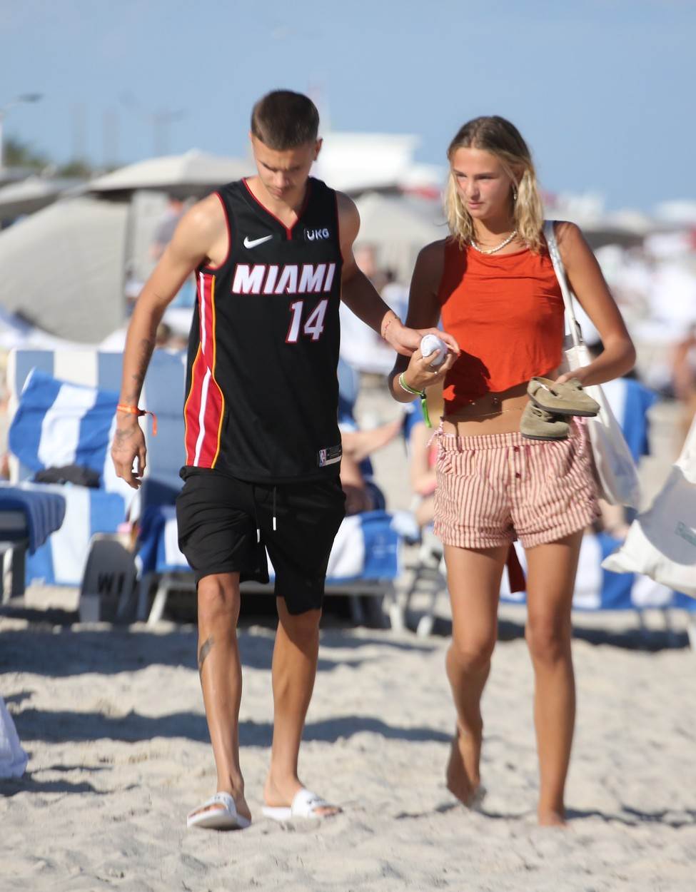 Romeo Beckham i Mia Regan