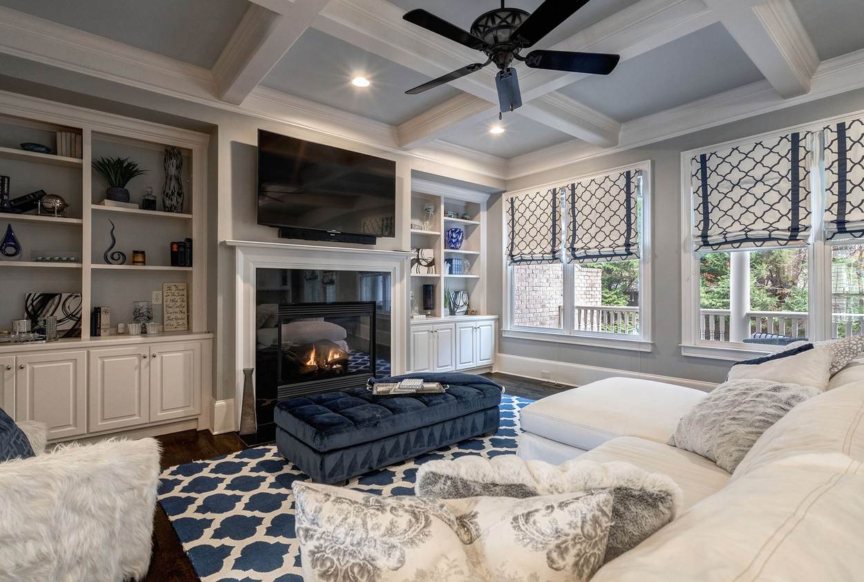 Vila Bobbi Kristine Brown