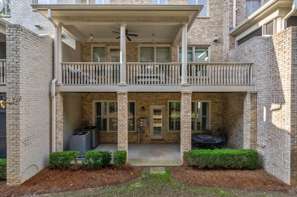 Vila Bobbi Kristine Brown