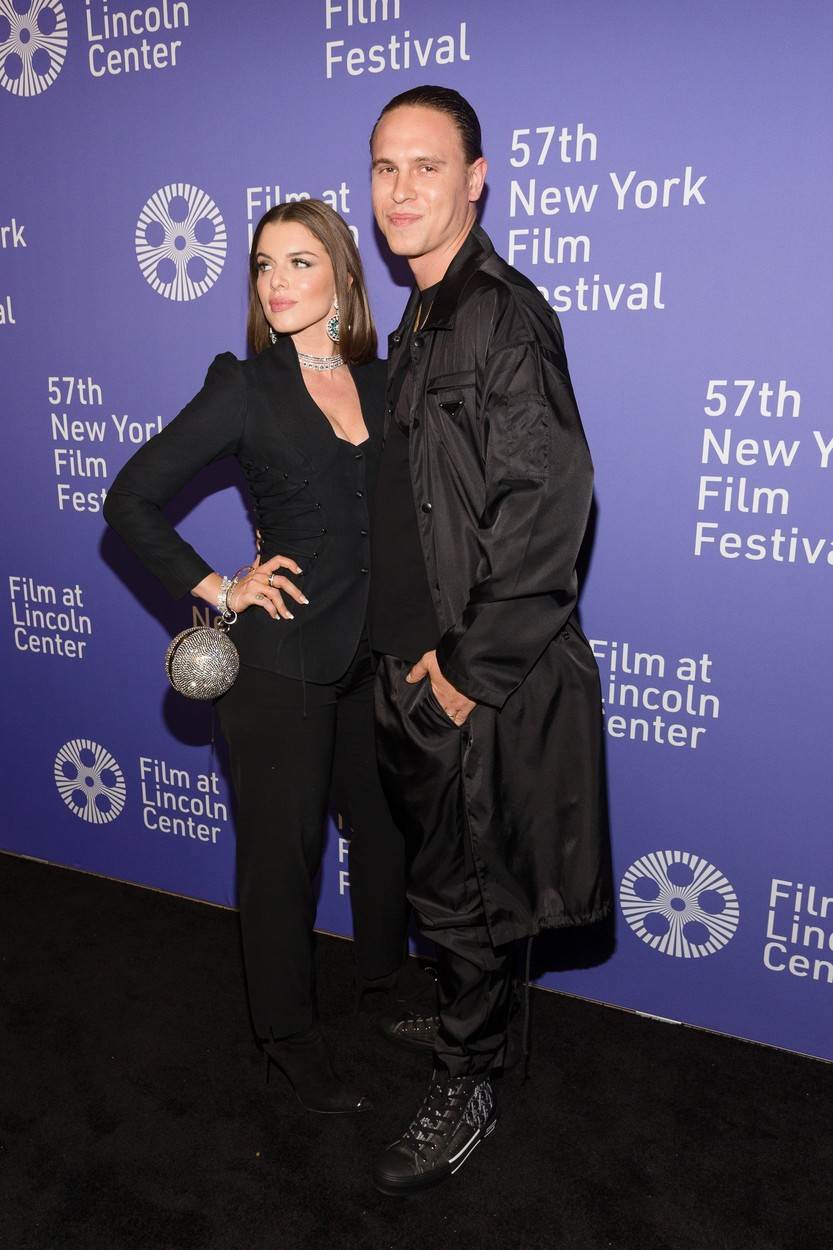 Julia Fox i Peter Artemiev