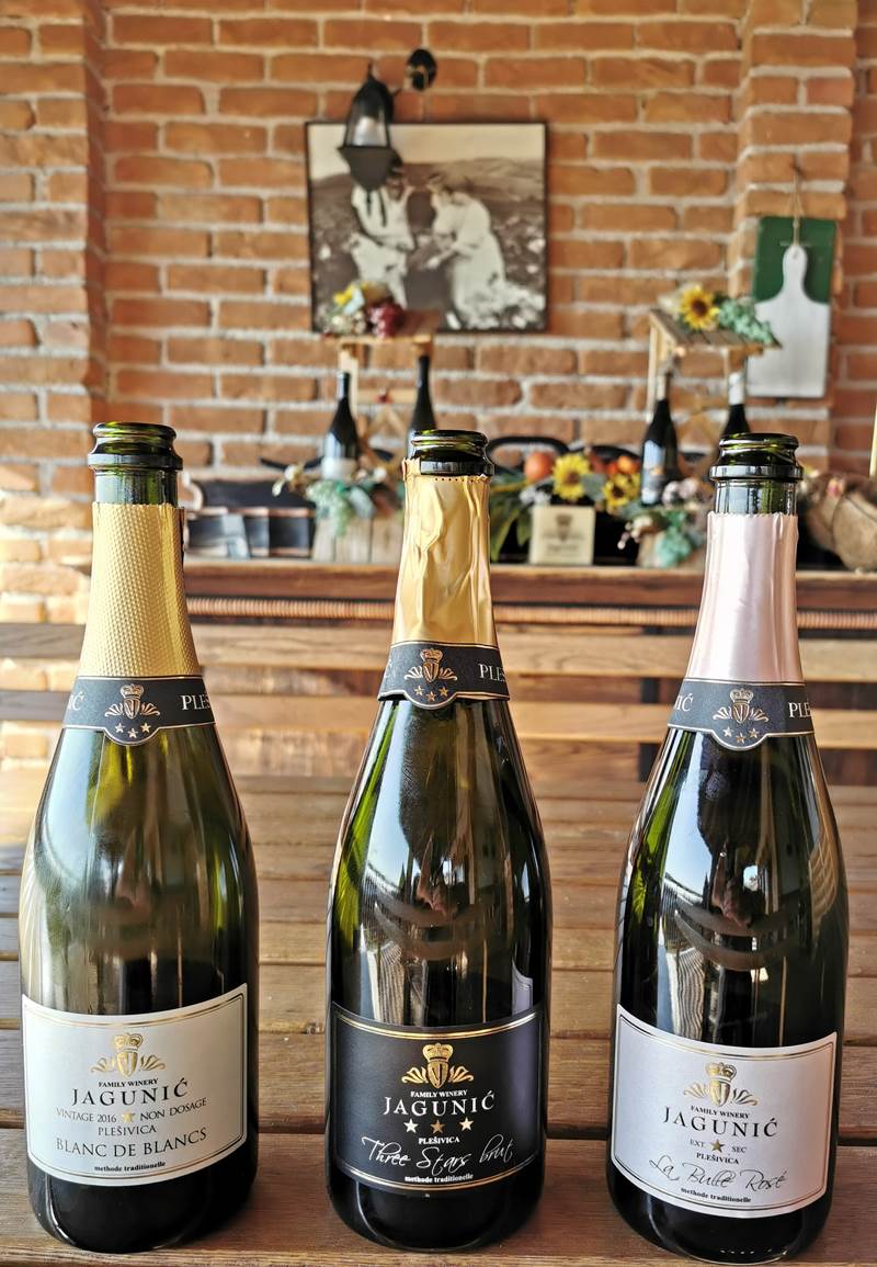Jagunic pjenusci Blanc de Blancs, La Bulle Rose i Three Stars Brut2.jpg