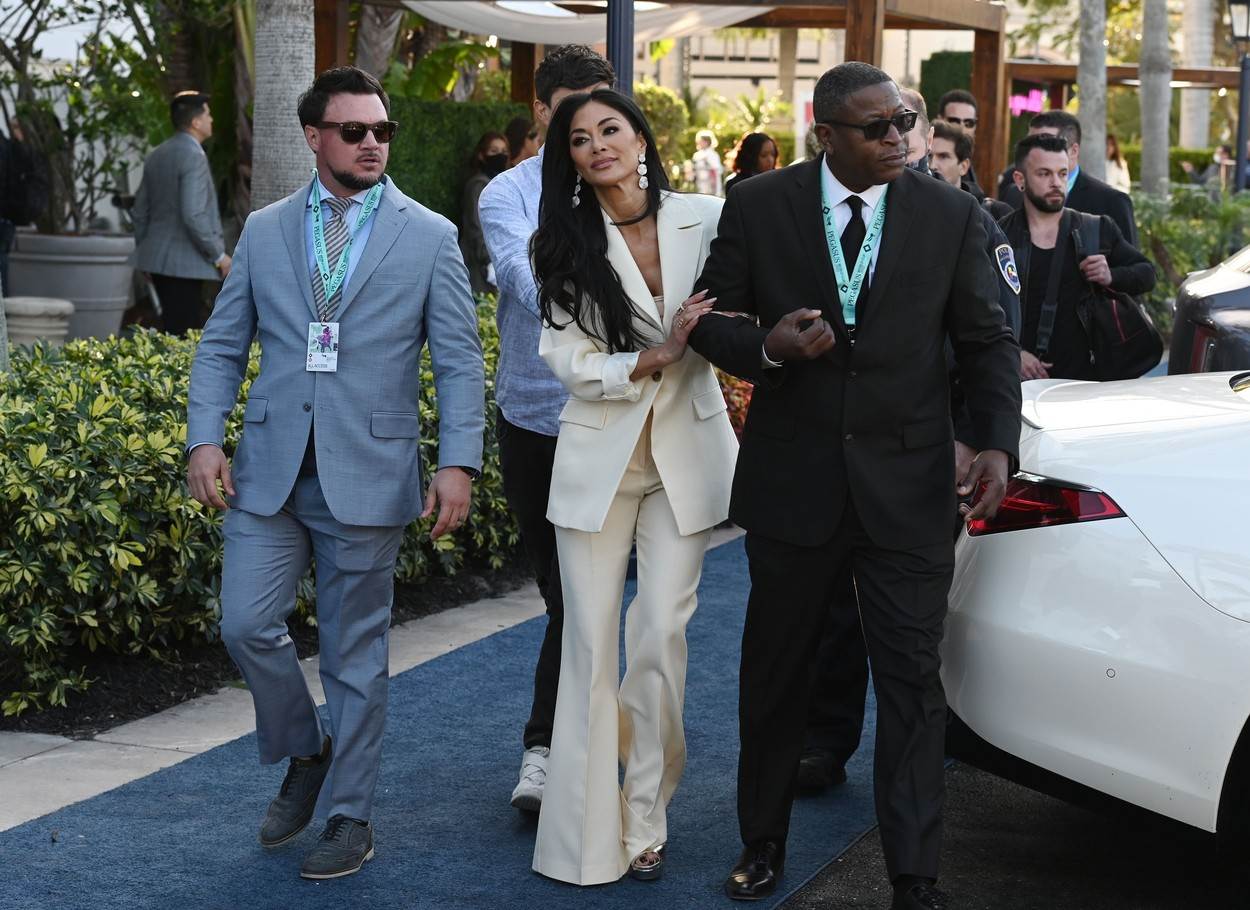 Nicole Scherzinger prije operacija