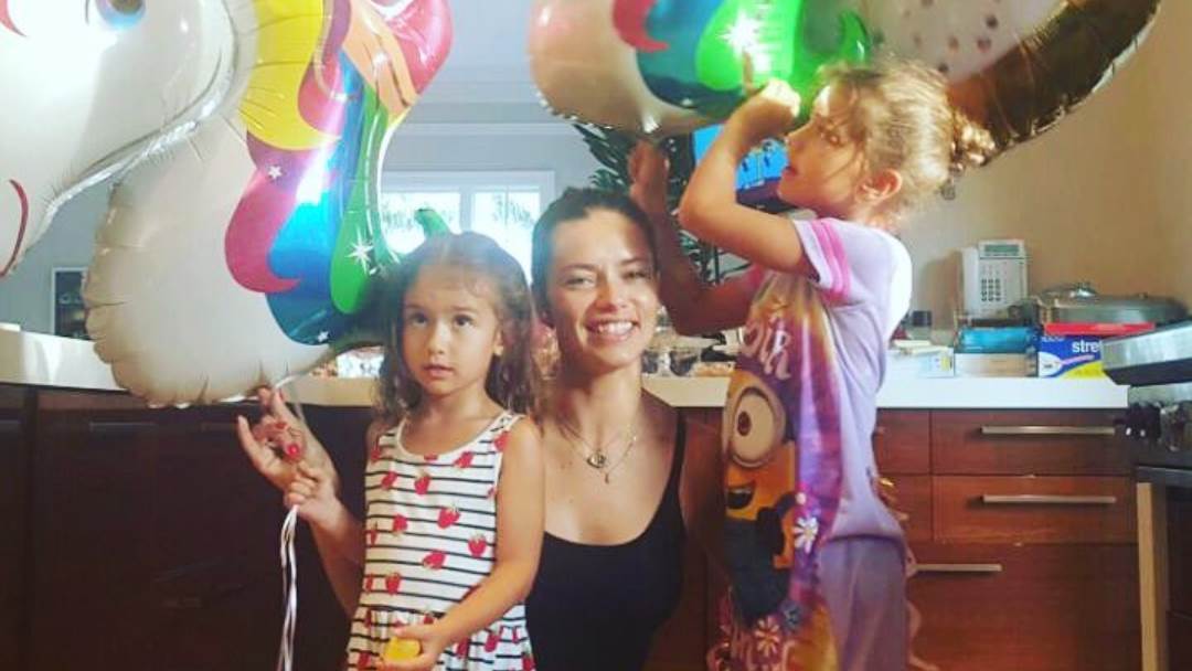 Adriana Lima s kćerima Valentinom i Sienom