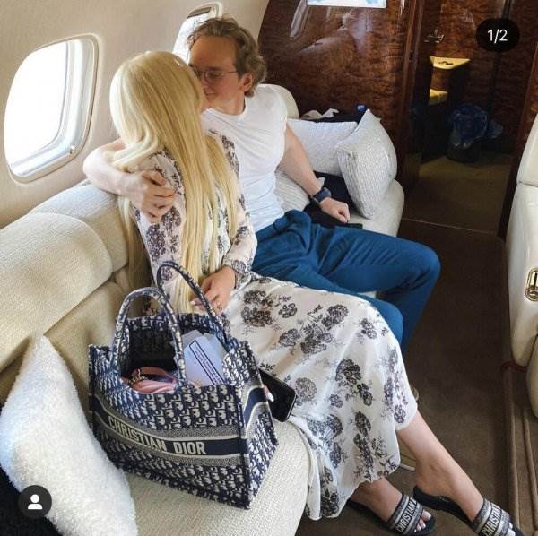 Kristina Mitrović je kći srpskog poduzetnika Željka Mitrovića