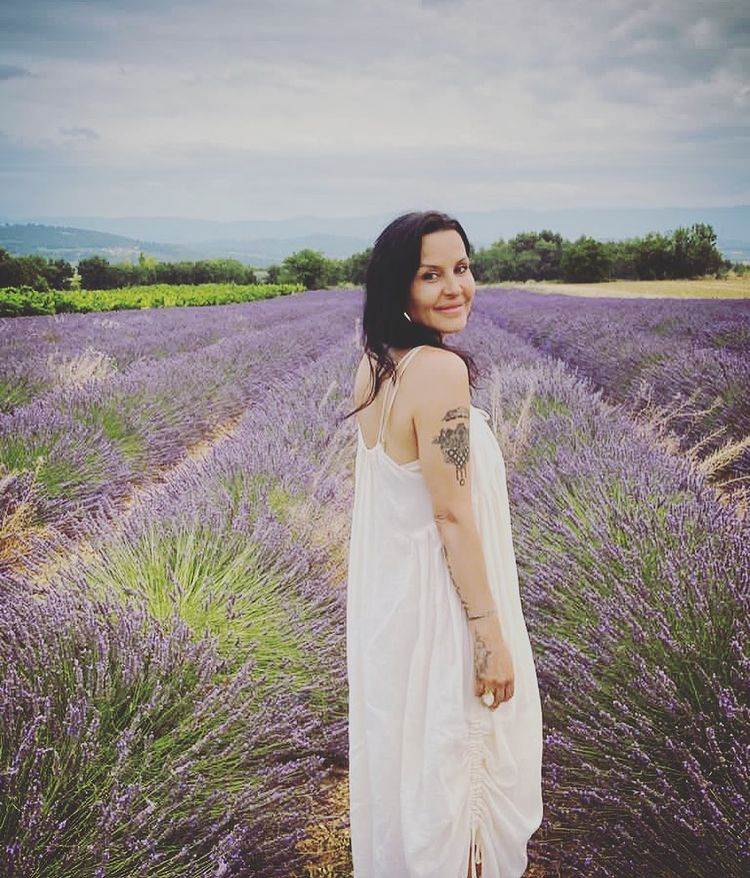 Elena Karaman-Karić bila je u braku s Jugoslavom Karićem 15 godina