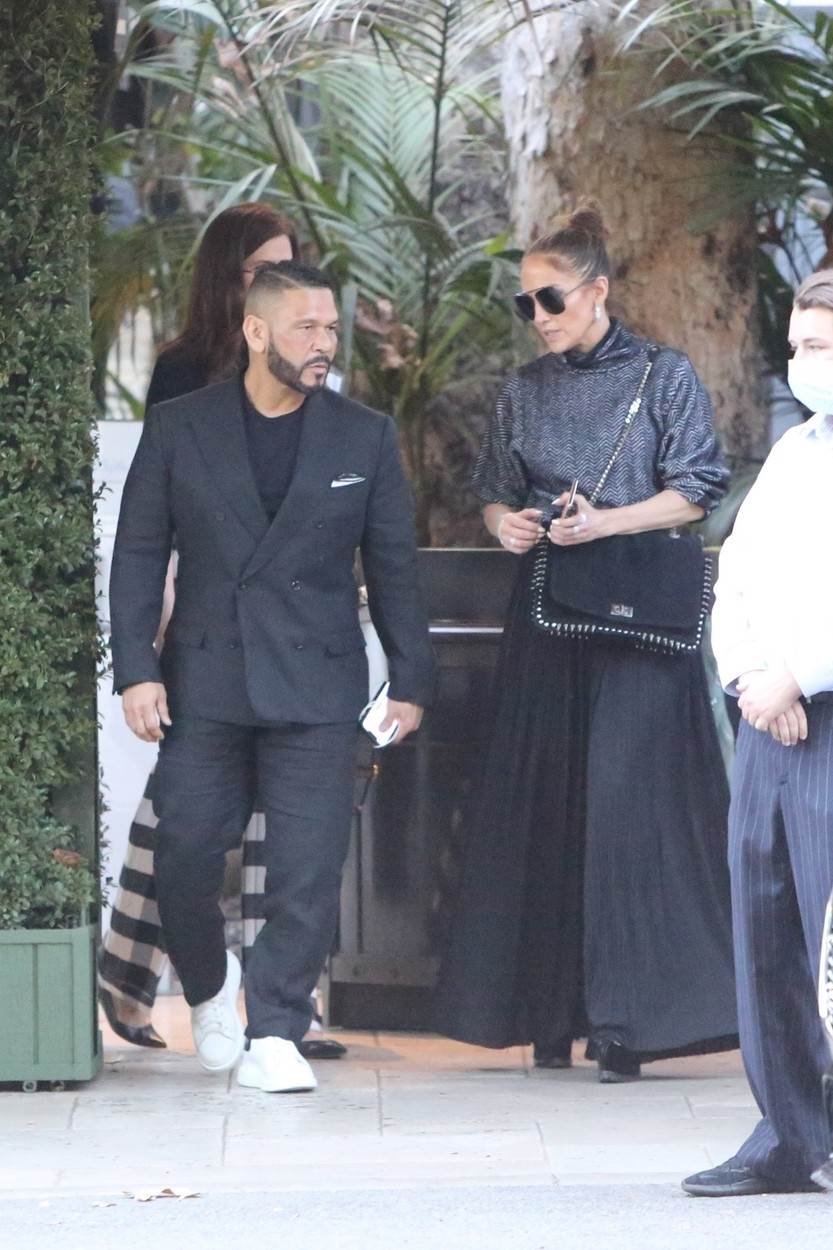 Jennifer Lopez u društvu menadžera Bennija Medine
