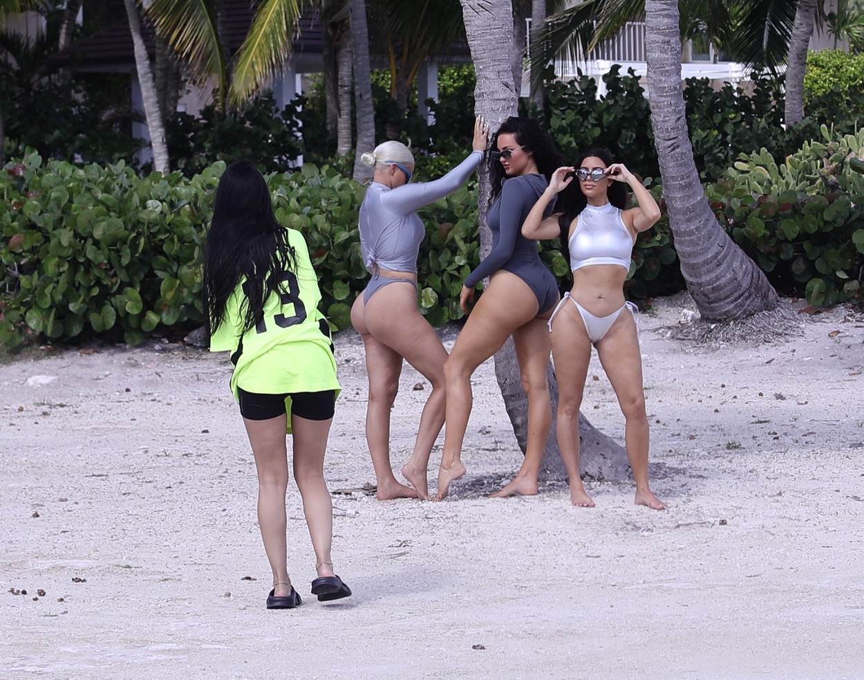 Kim Kardashian, Natalie Halcro i Olivia Pierson