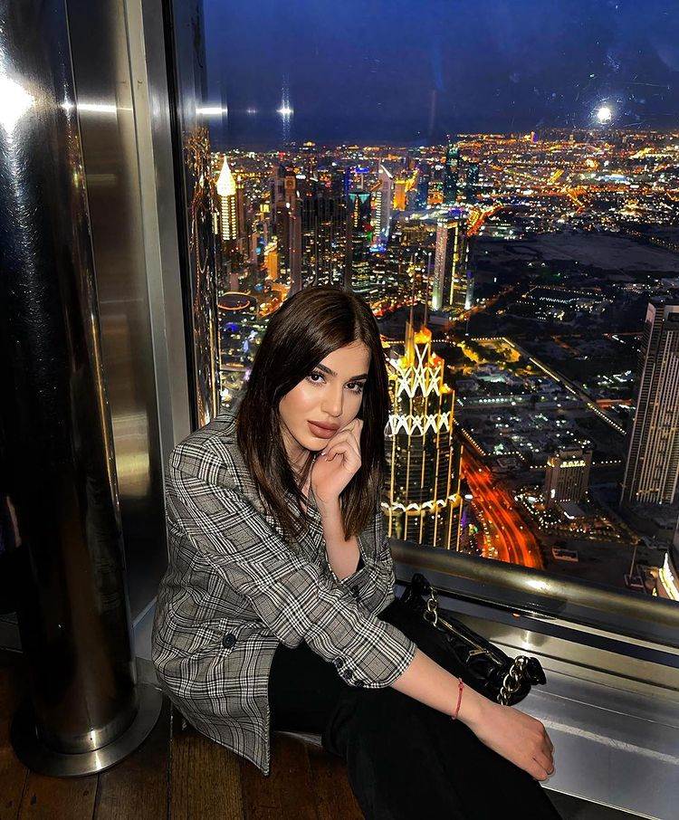 Una Čolić starija je kći Zdravka Čolića