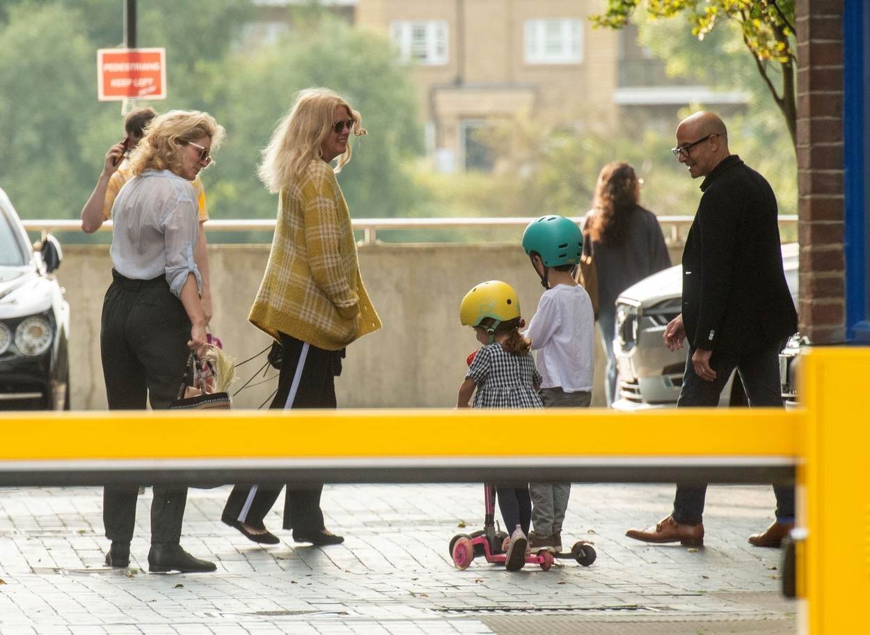 Stanley Tucci i Felicity Blunt