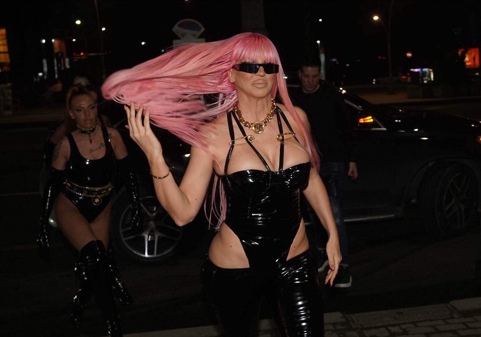 Jelena Karleuša u lateks izdanju