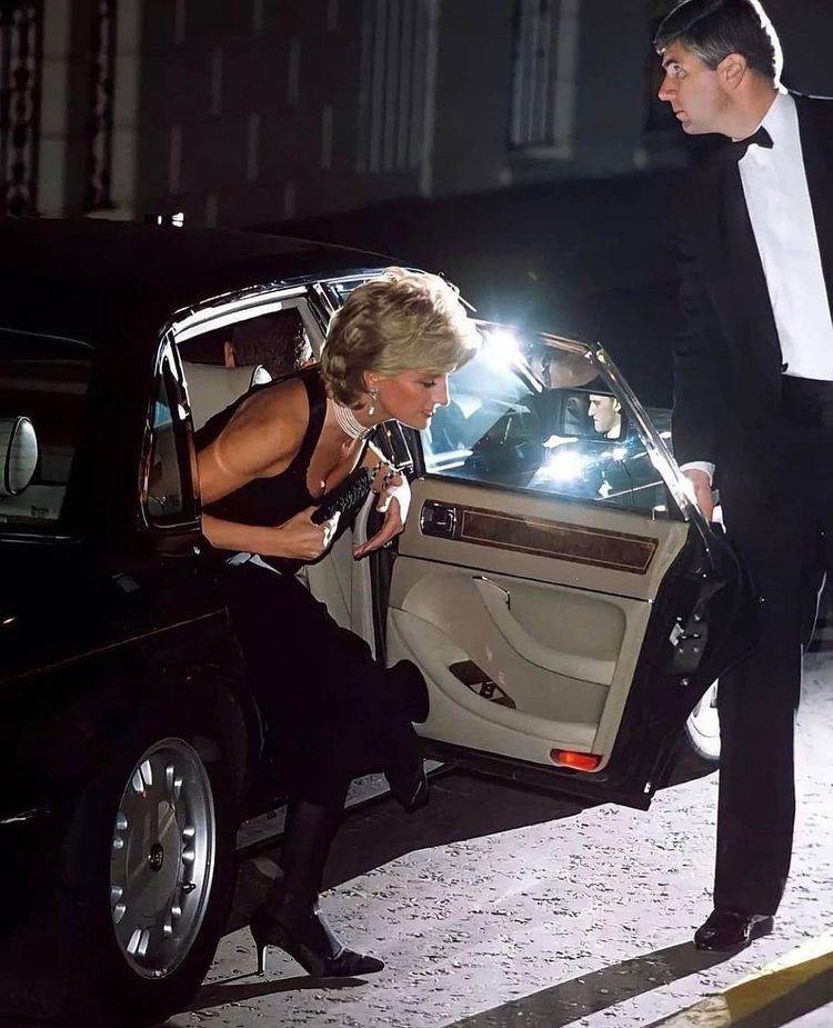 Princeza Diana strahovala je za svoj život.jpg